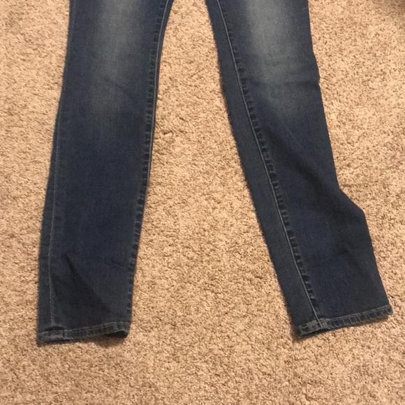 LUCKY BRAND regular 2/26 sized jeans. Tag still on, never worn. - Picture 3 of 6
